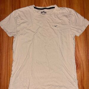 Hollister Men's Beige Short Sleeve Tee